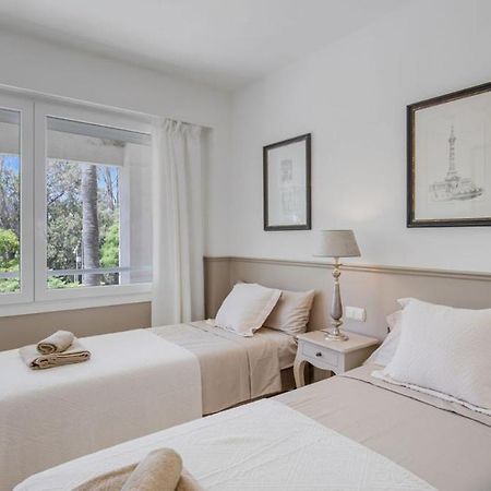 Beach-Line Apartment With 3 Bedrooms In Estepona Exterior photo