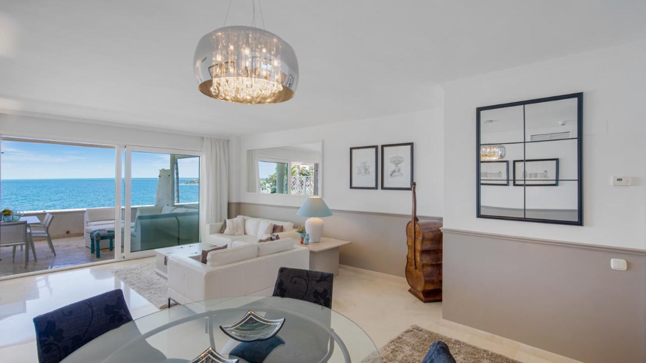 Beach-Line Apartment With 3 Bedrooms In Estepona Exterior photo