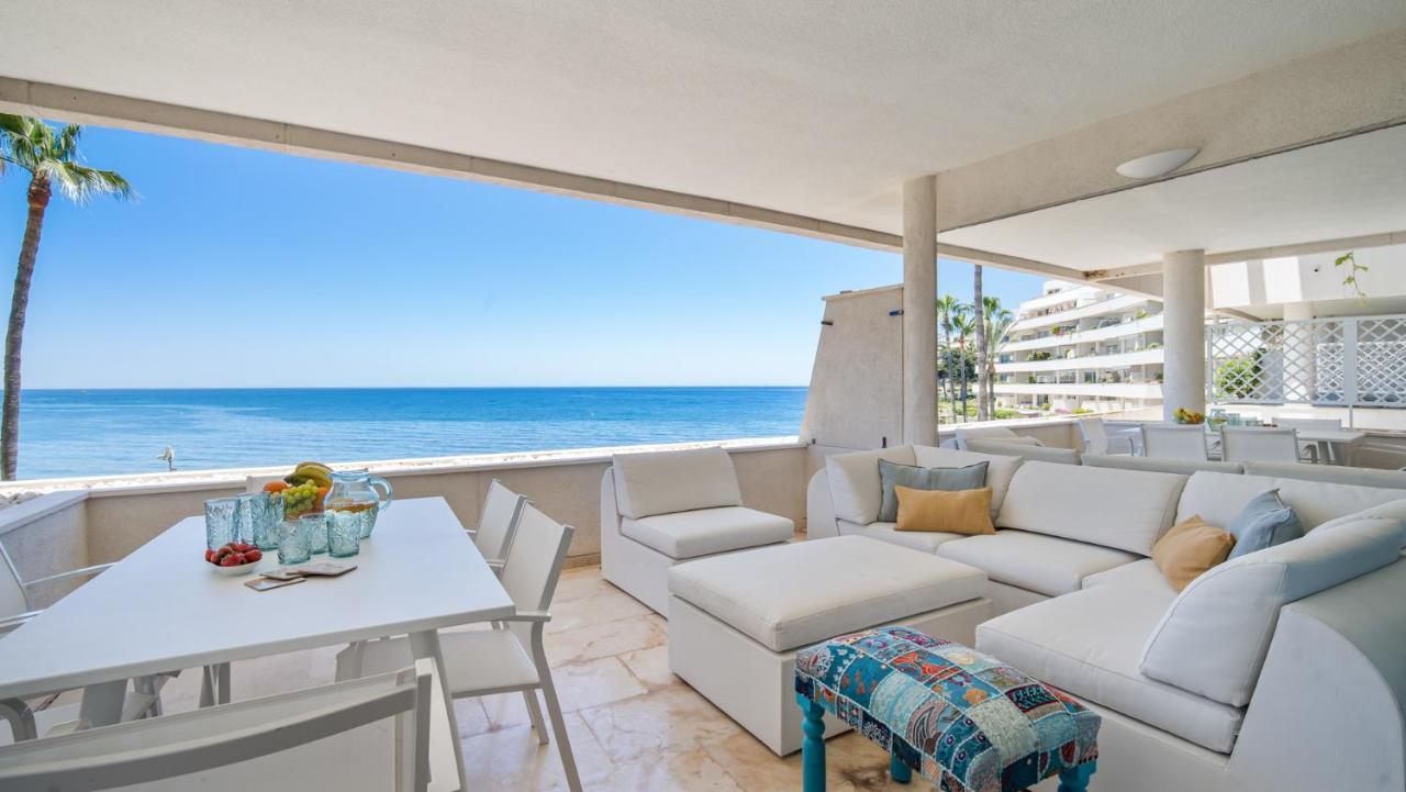 Beach-Line Apartment With 3 Bedrooms In Estepona Exterior photo